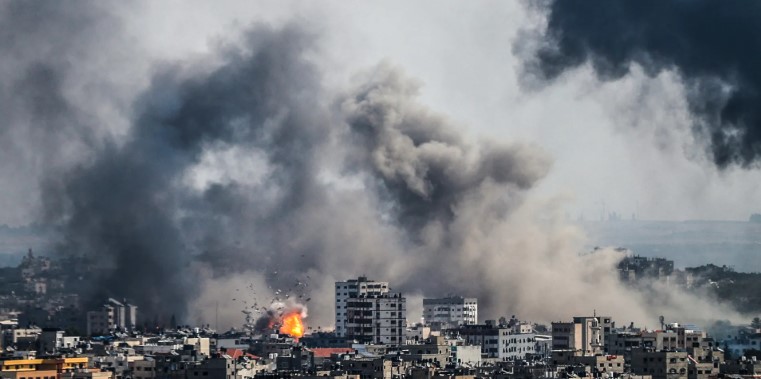 Gaza Strip: 35 killed, death toll to 43,799 