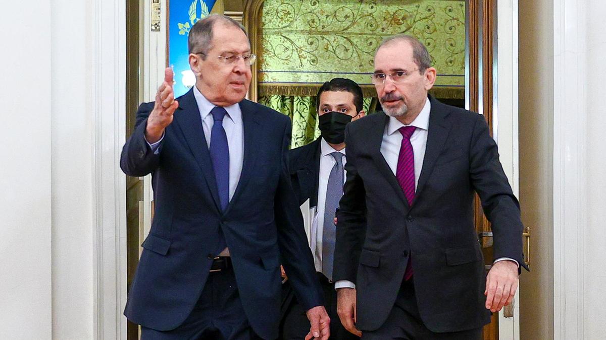Lavrov: West used White Helmets for provocations that led to strikes on Syria