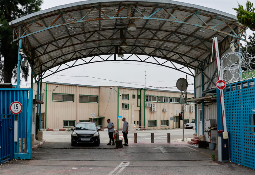 Israel votes to ban UN aid agency, Palestinians say 100,000 residents trapped