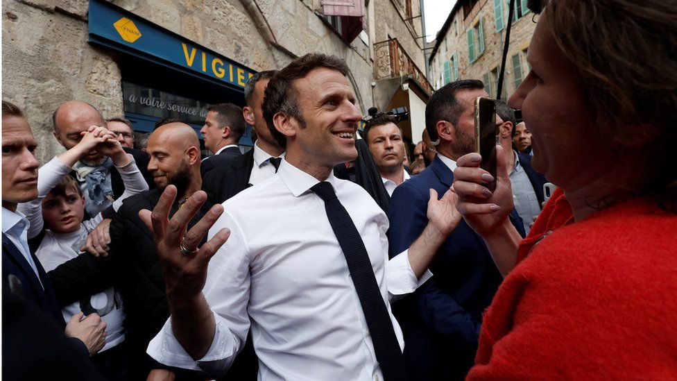 French election: Macron and Le Pen trade taunts as campaigning ends