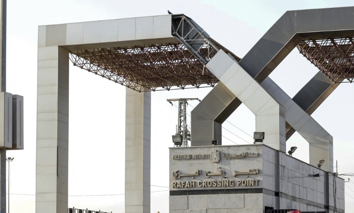 Occupation army warns to bomb any truck heading to Gaza via Egypt 