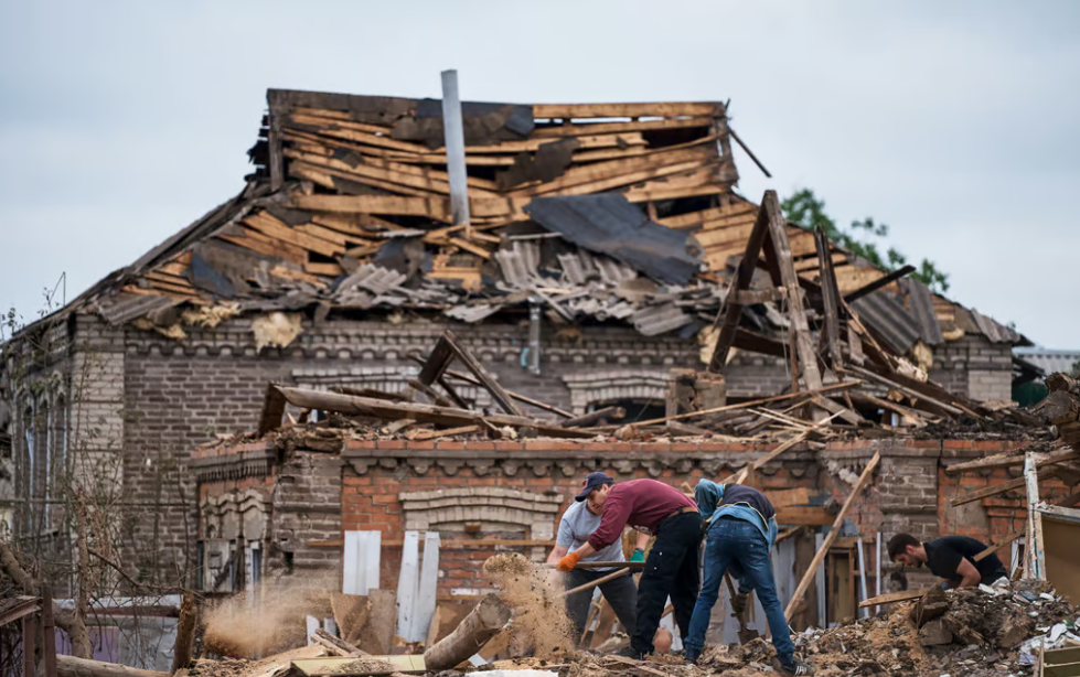 Russia launches major overnight attacks across Ukraine, including in west 