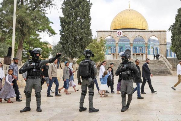 Extremist settlers storm Al-Aqsa under heavy guard from the occupation police