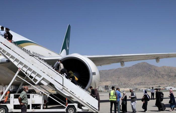 Afghanistan: Kabul airport officially reopens under Taliban rule