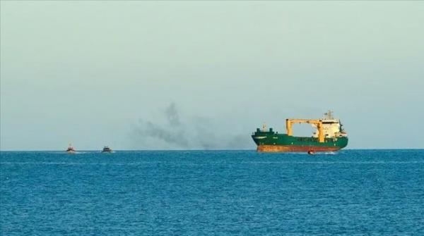 Two missile attack on ship off coast of Yemen