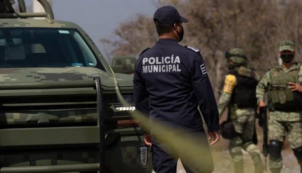 Teen gunman kills 3, wounds 6 in New Mexico before police shoot him ...