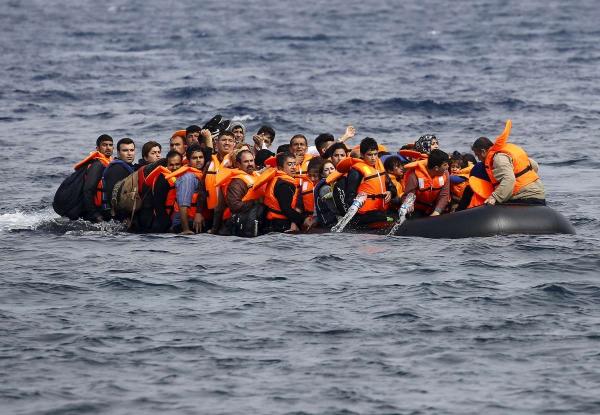 71 illegal immigrants rescued in Western Turkiye