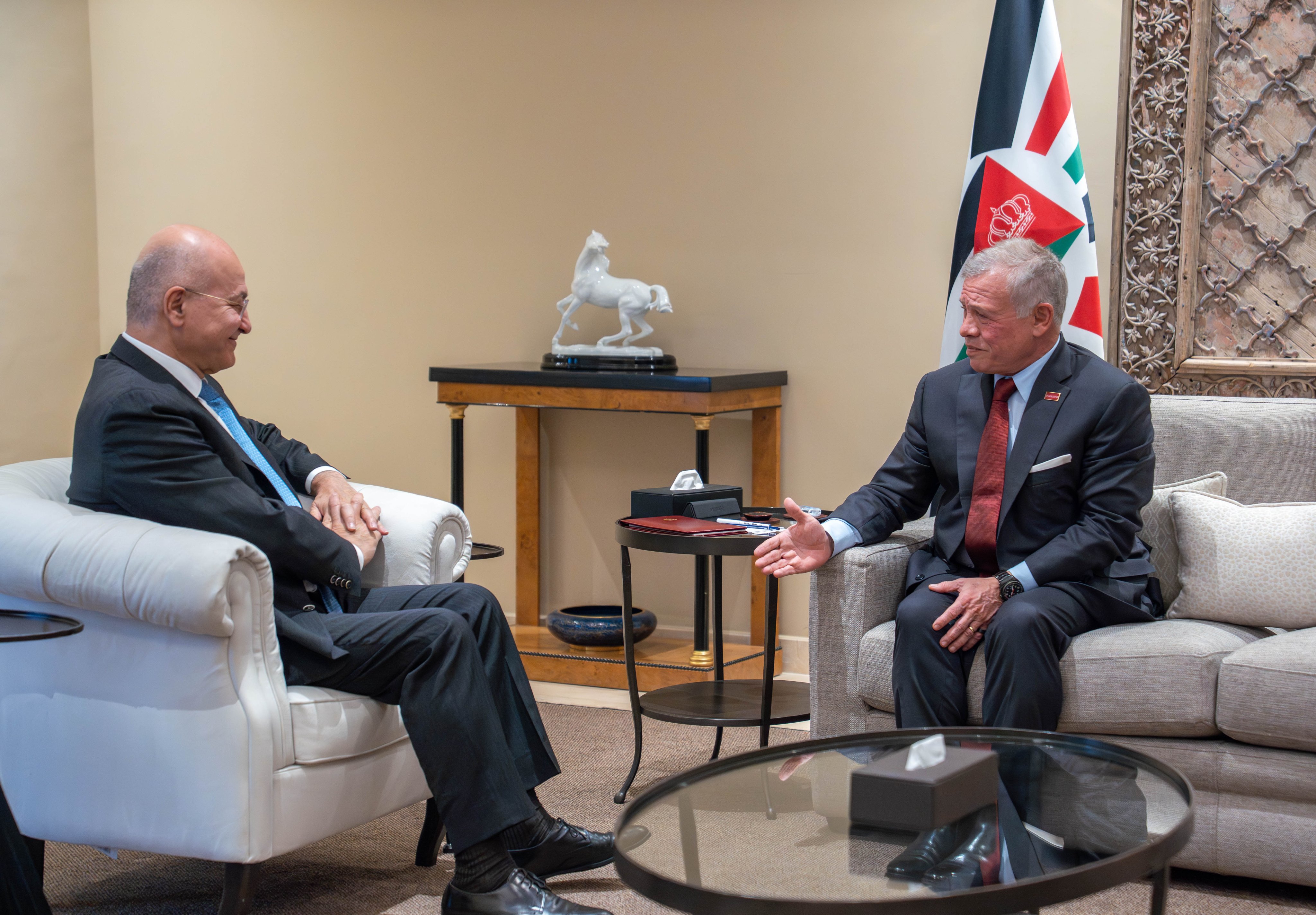 King receives UN high commissioner for refugees