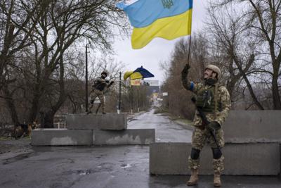 Russia demands Ukrainian surrender in Mariupol