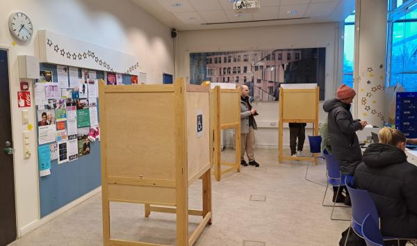 Finns go to polls to elect new president 
