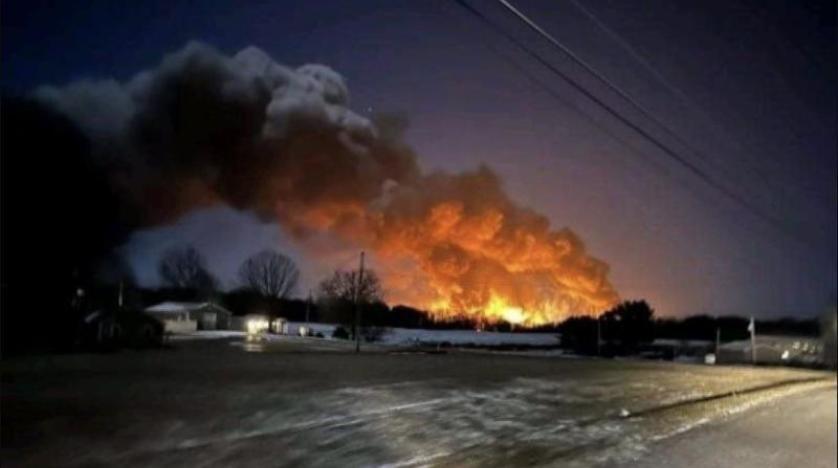Train derailment causes massive fire in Ohio