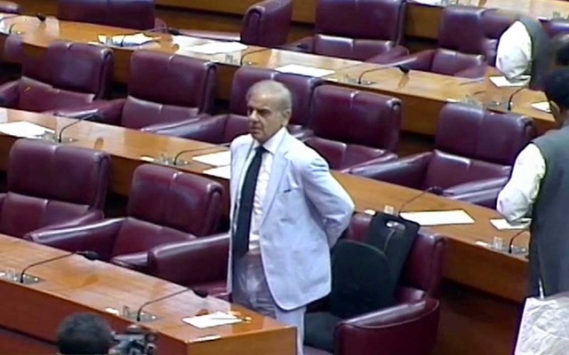 Pakistans parliament votes in Sharif as prime minister