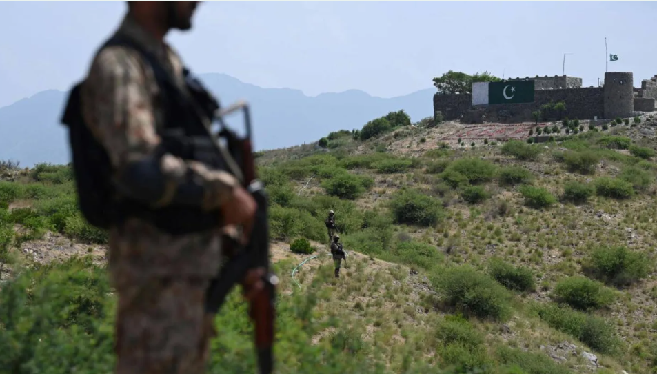 Pakistan Army Kills 23 Militants in Border Region