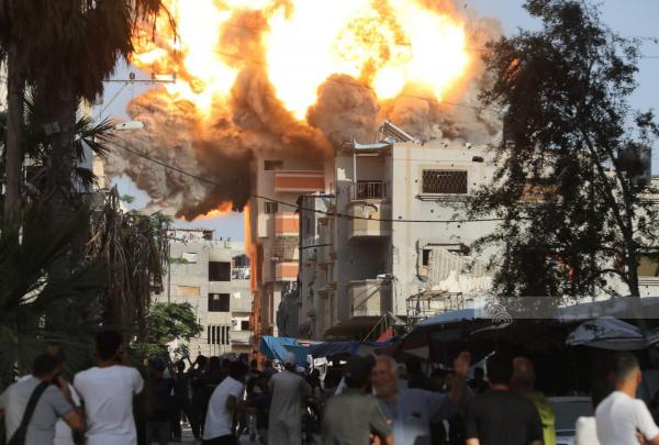 Several civilians killed, dozens injured in ongoing Israeli shelling of besieged Gaza