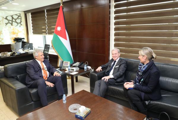 Jordan, France Explore Expanded Cooperation in Transport Sector