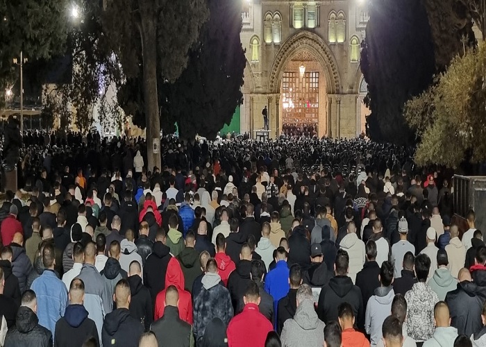 35000 Palestinian worshipers perform Tarawih prayers at Al-Aqsa Mosque