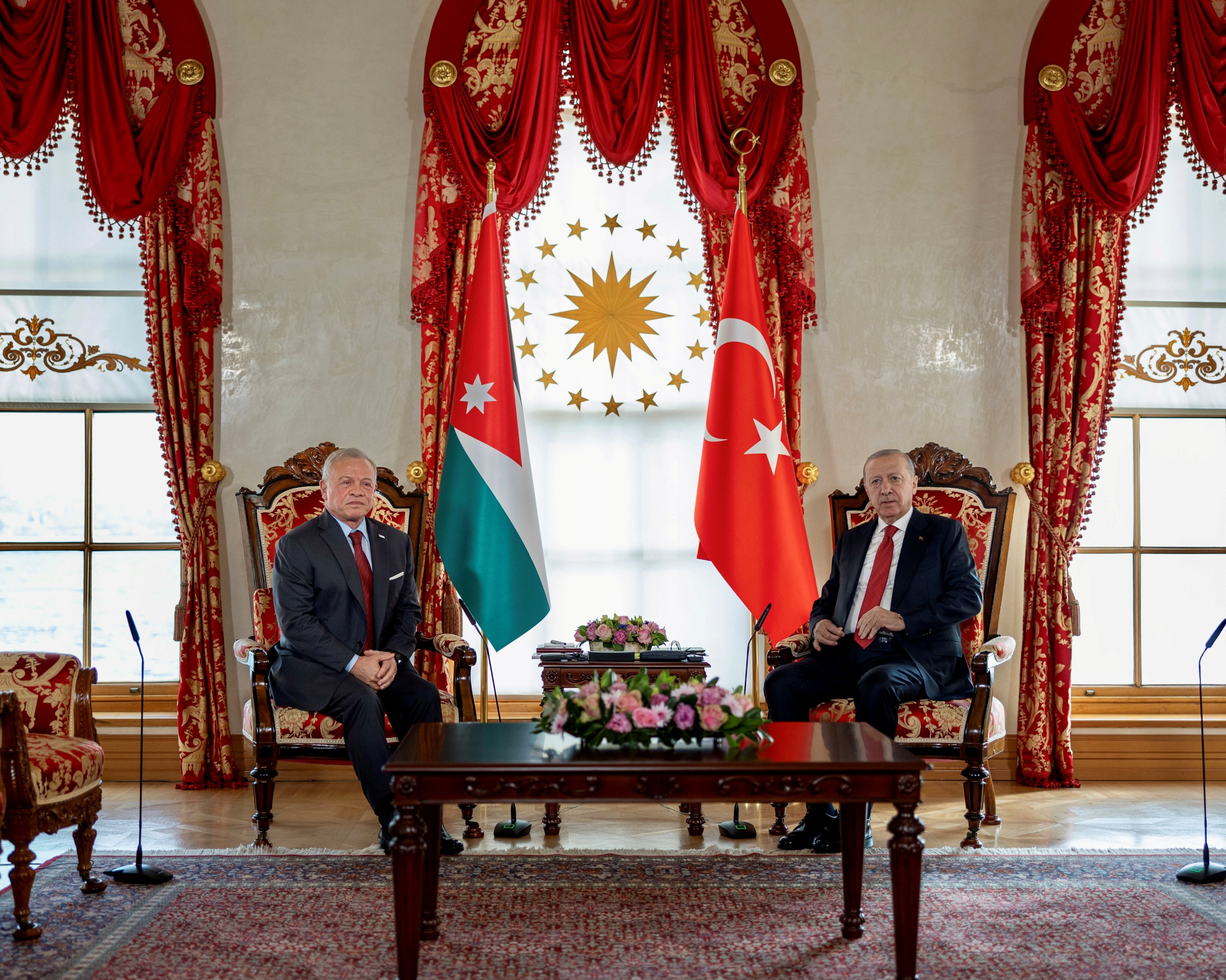 King, Türkiye president hold talks in Istanbul