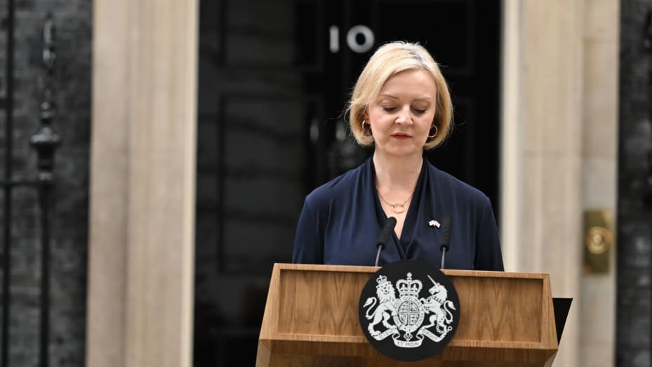 Liz Truss announces resignation as UK prime minister