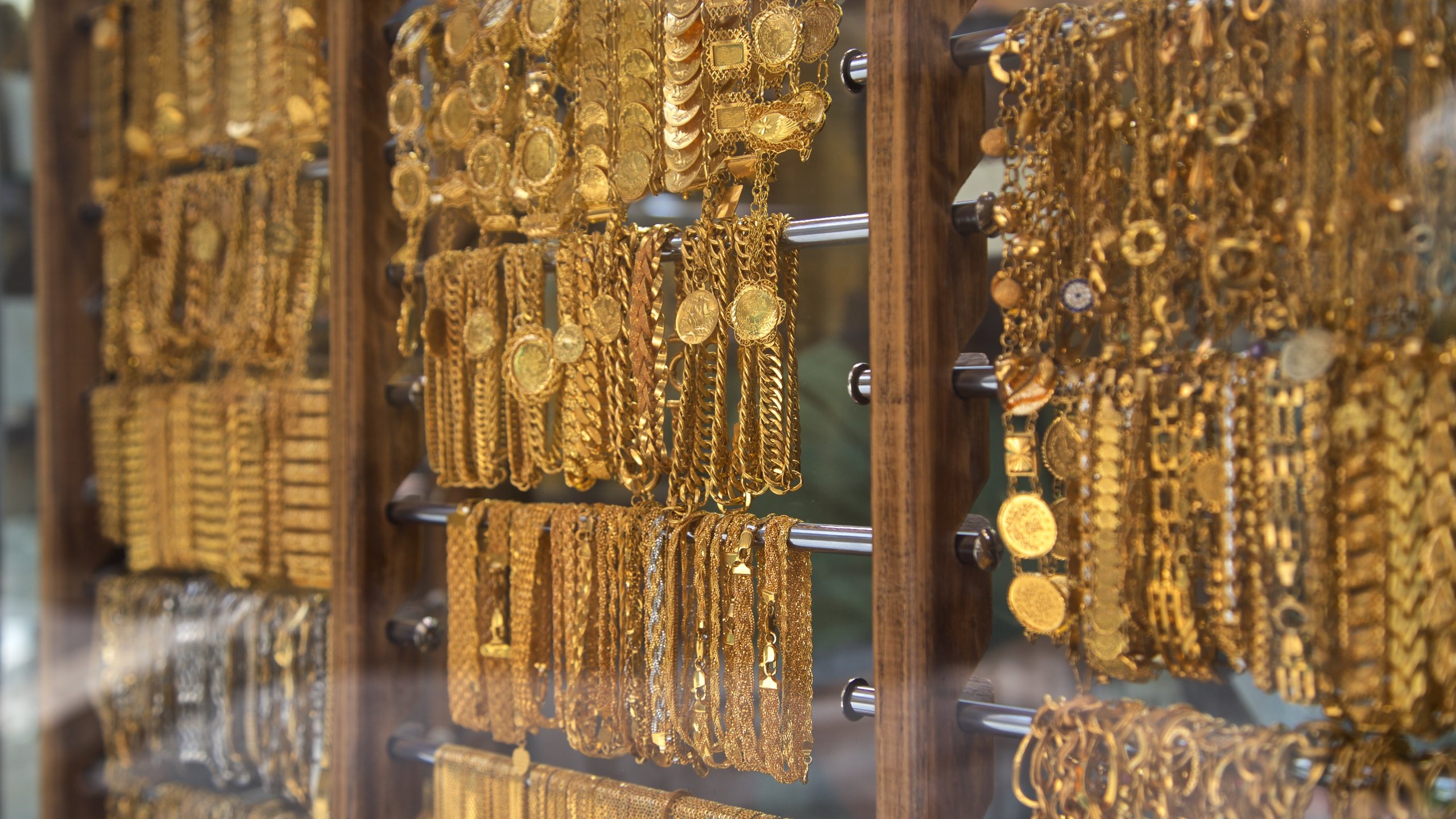 Gold demand weakens ahead of Ramadan, says Jewelry shop syndicate