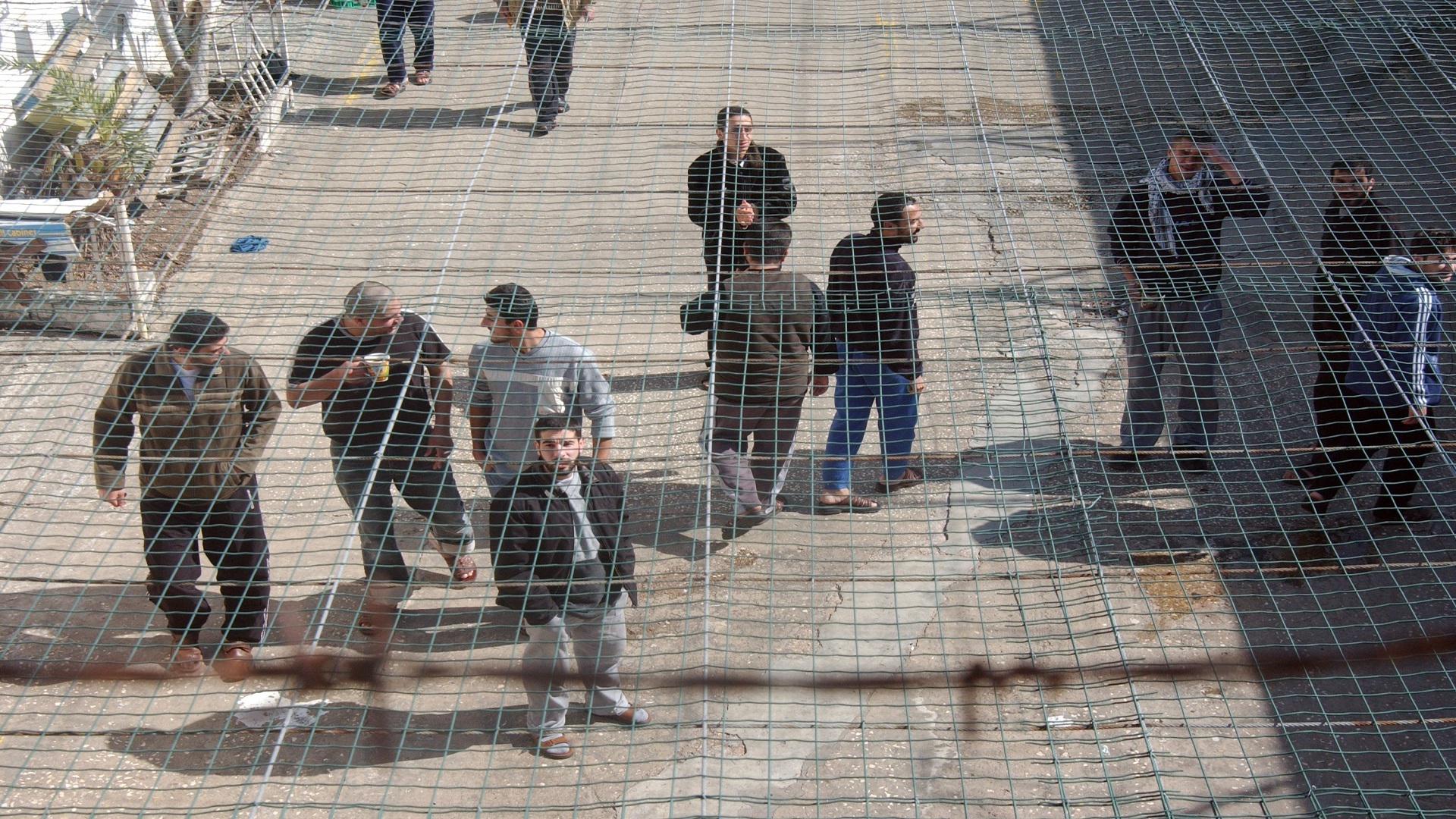 Palestinian prisoners in Israeli jails to go on hunger strike