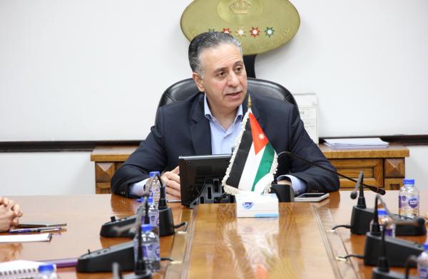 Industry Minister says industrial input supply chains operating normally