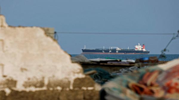 Middle East producers prepare for oil export resumption via Hormuz
