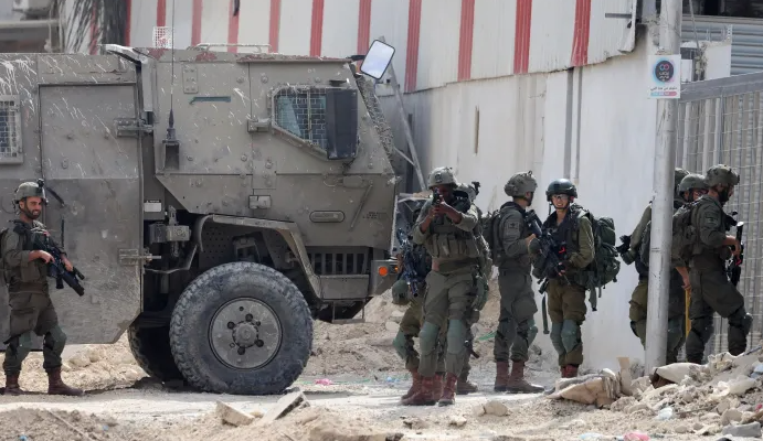 Israeli forces launch large-scale detention campaign in Tulkarm-area town