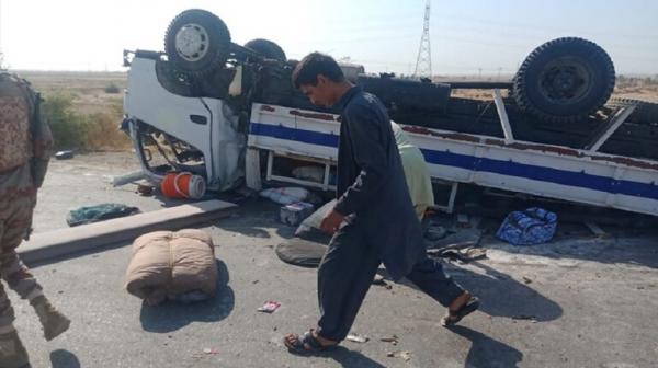 Suicide bombing in southwest Pakistan kills nine policemen