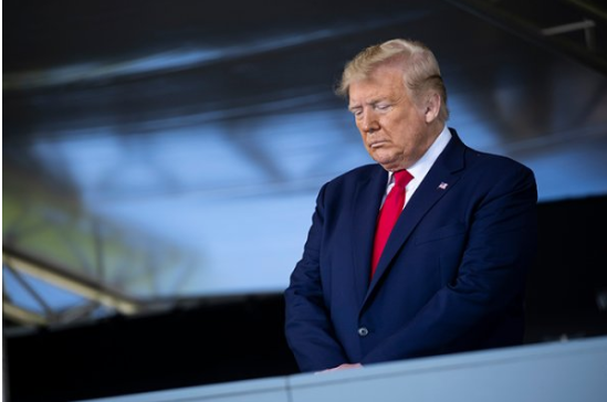 Trump arrives in Florida to face charges, maintains lead in poll