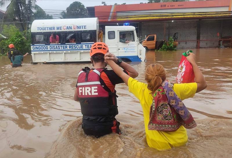 Philippine flood death toll rises to 25 as tens of thousands flee homes