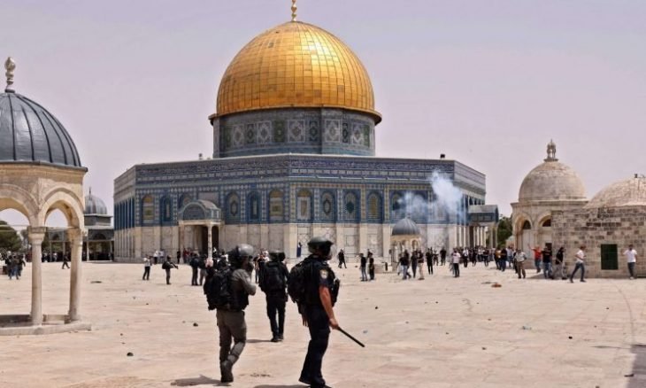 Dozens of radical settlers storm Al-Aqsa Mosque