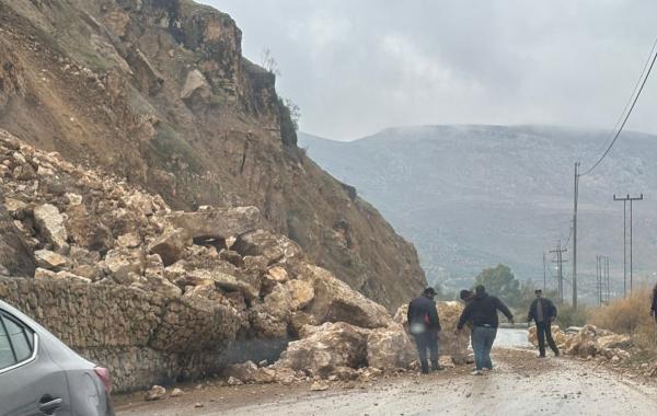 Landslides close Al Salt - Wadi Shuaib - Jordan Valley road