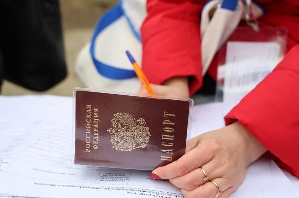 Russians are voting in an election that holds little suspense after Putin crushed dissent