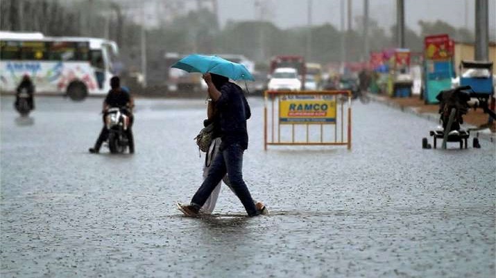 Oman issues heavy rain alert