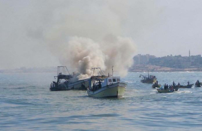 Several Palestinians injured as Israeli naval boats open fire west of Gaza City