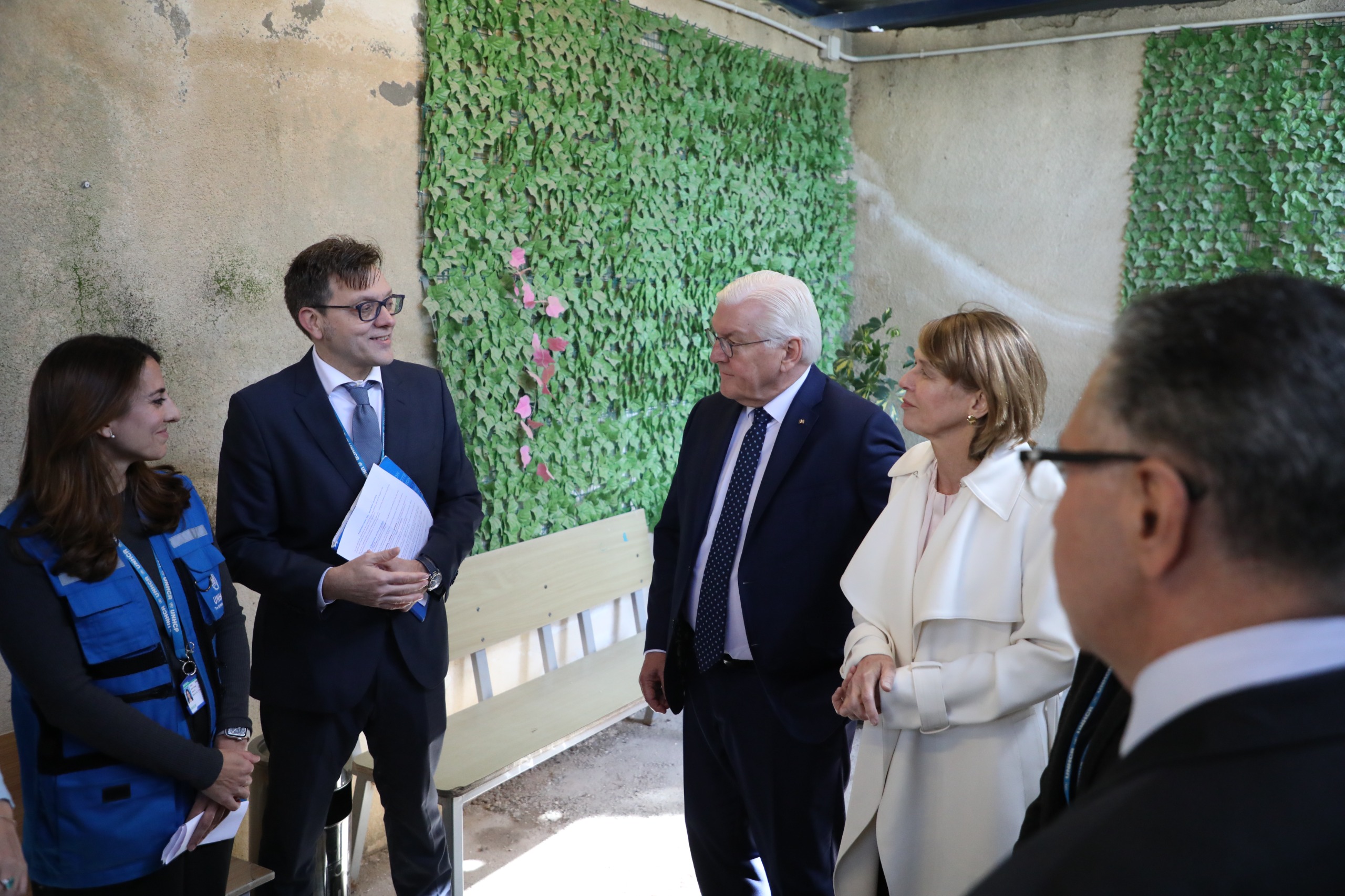 German President visits UNHCR registration center in Amman