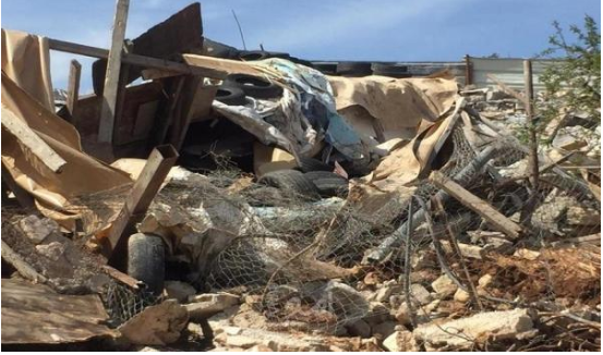 Israeli settlers demolish portions of Hebron&rsquo;s Old Market