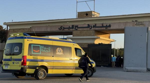 Gaza-Egypt Border crossing reopens 