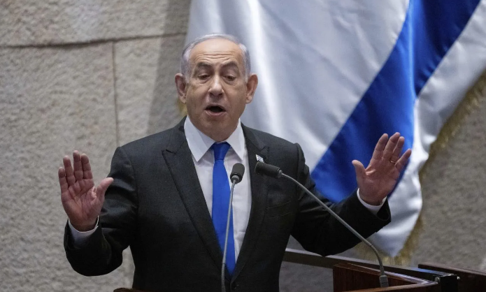 Hours before flying to US, Netanyahu to hold discussion with negotiating team