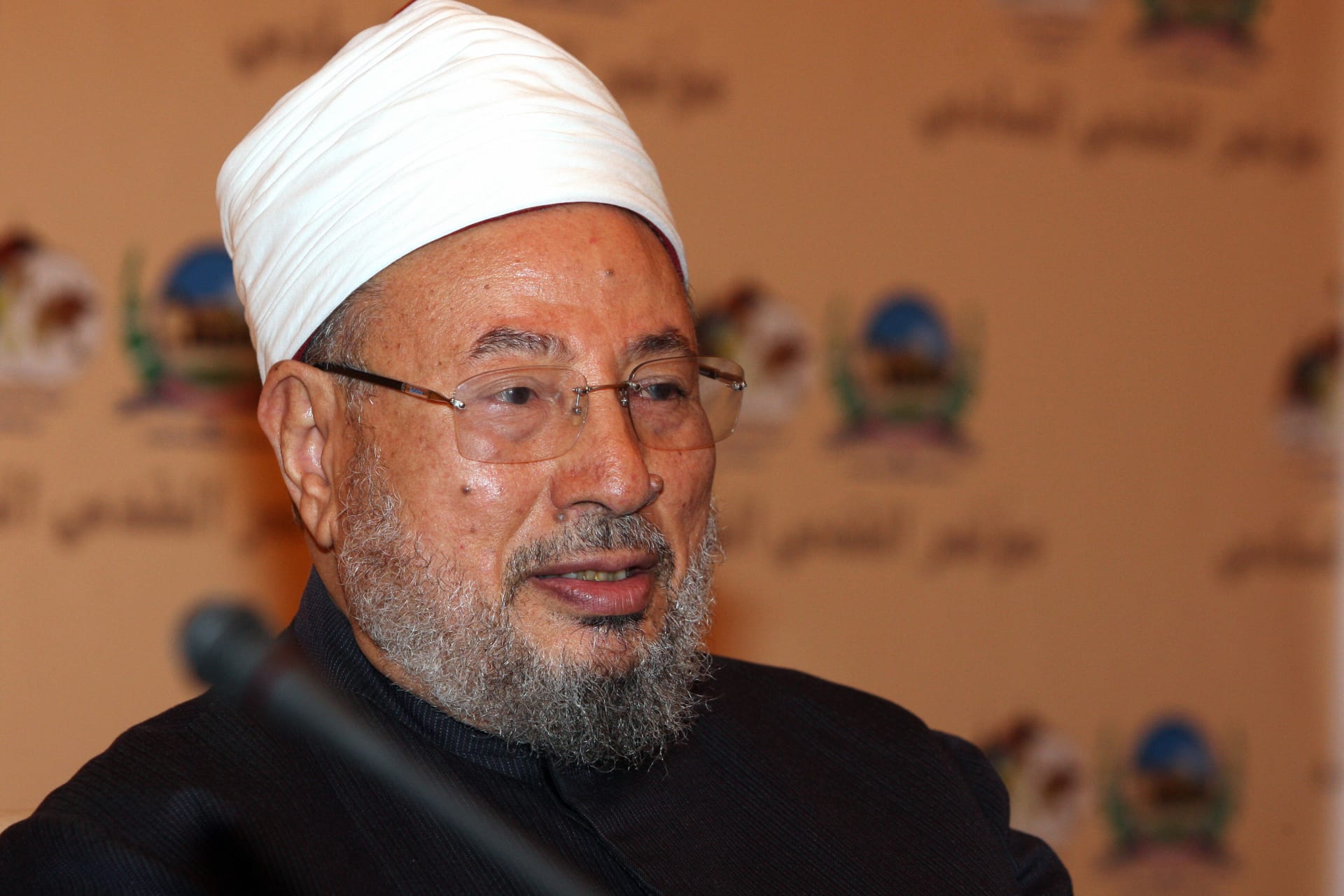 Yusuf al-Qaradawi: Influential Muslim cleric dies at 96