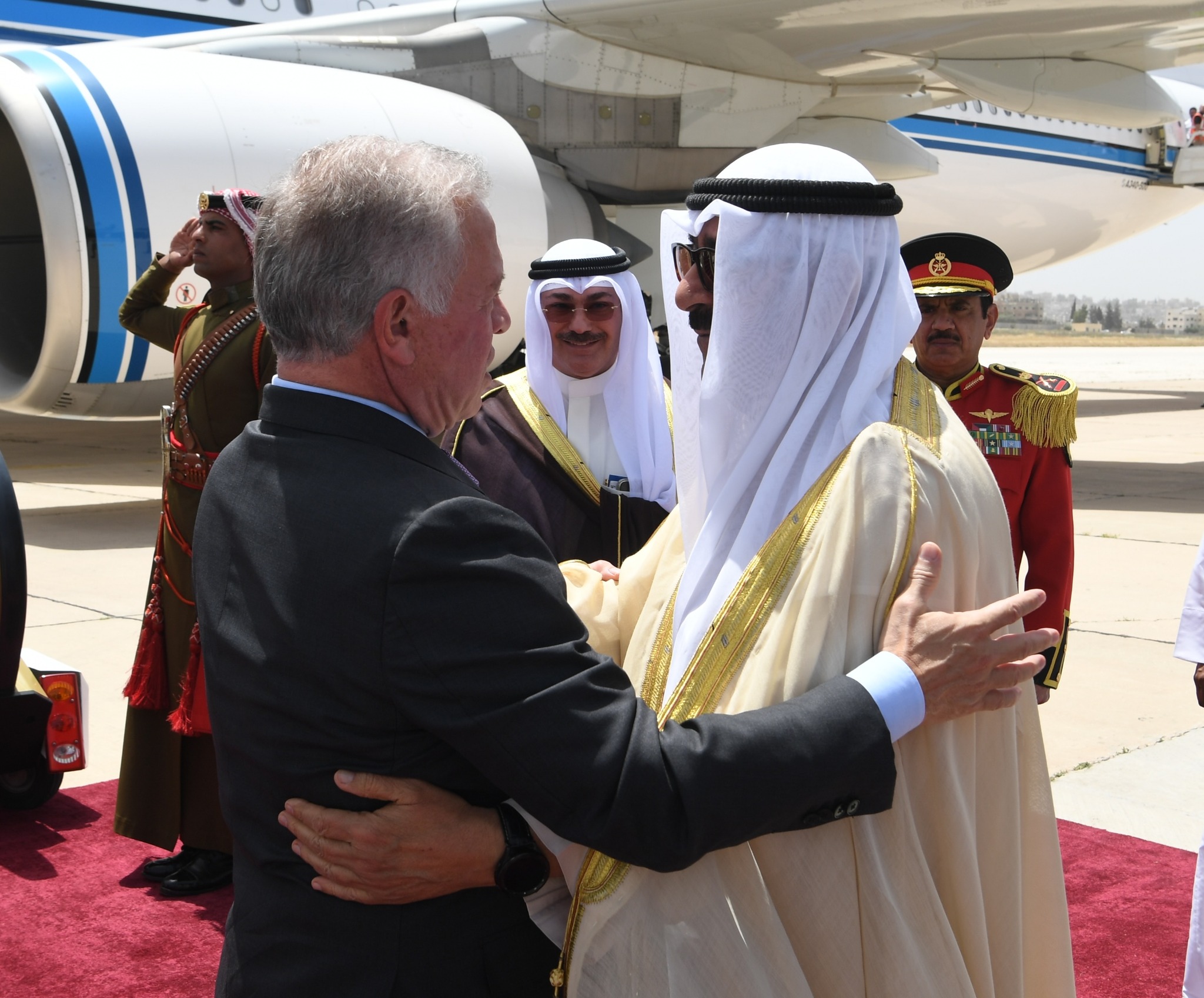 King bids farewell to Kuwait Emir
