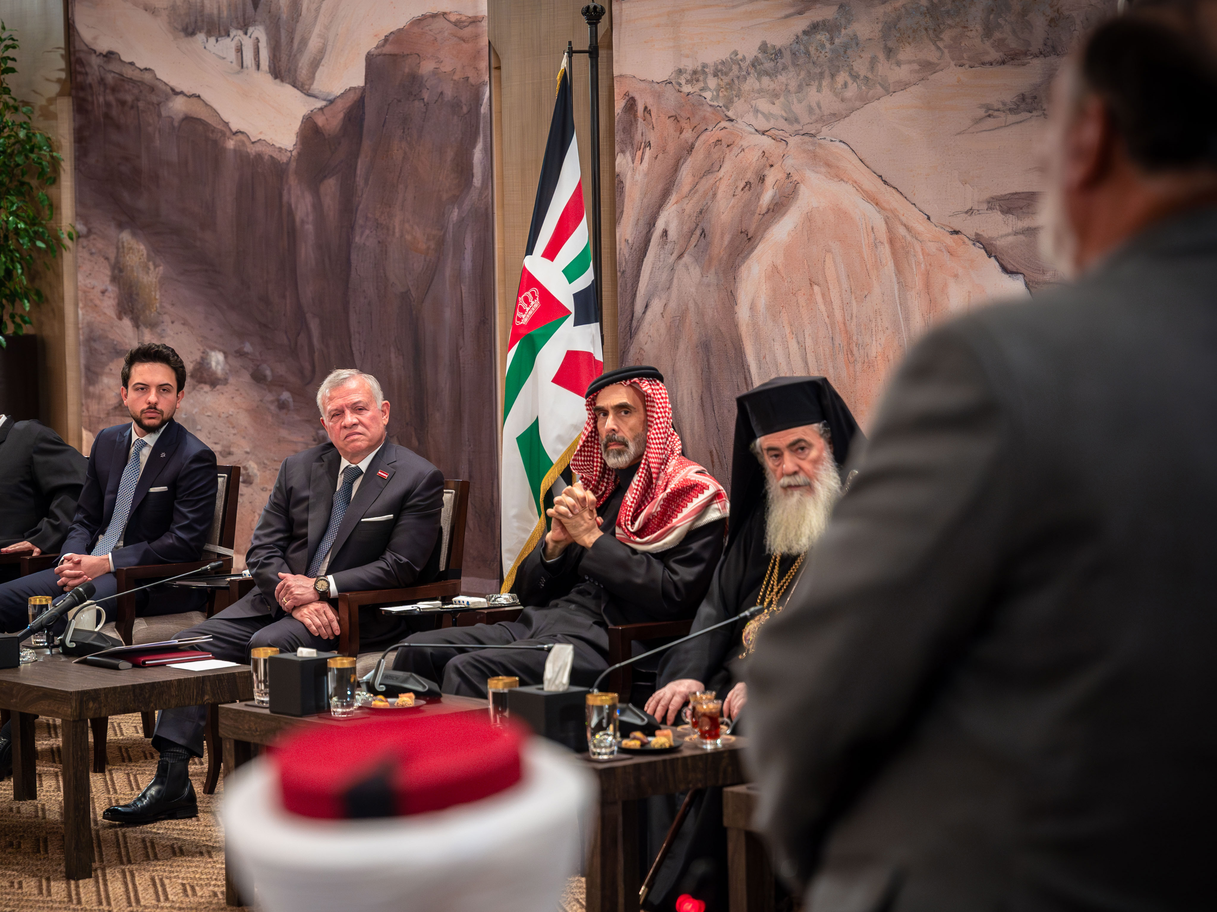 King meets religious leaders from Jerusalem, Jordan; reaffirms unwavering position towards Palestine