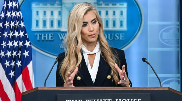 Trump& 039;s new press secretary faces scrutiny over credentials 
