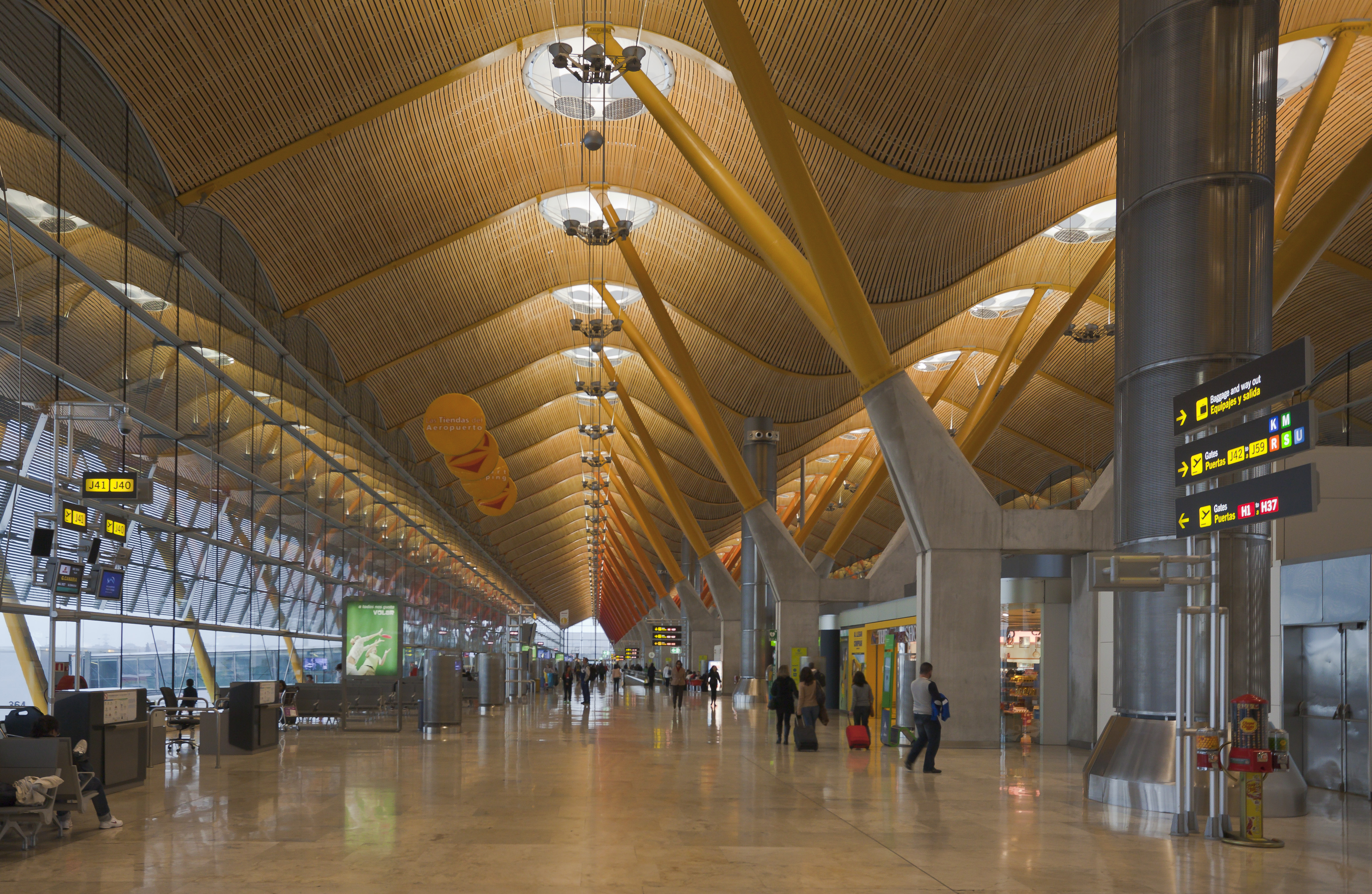 España invierte 2.400 millones de euros para ampliar el aeropuerto de Madrid  un trabajo